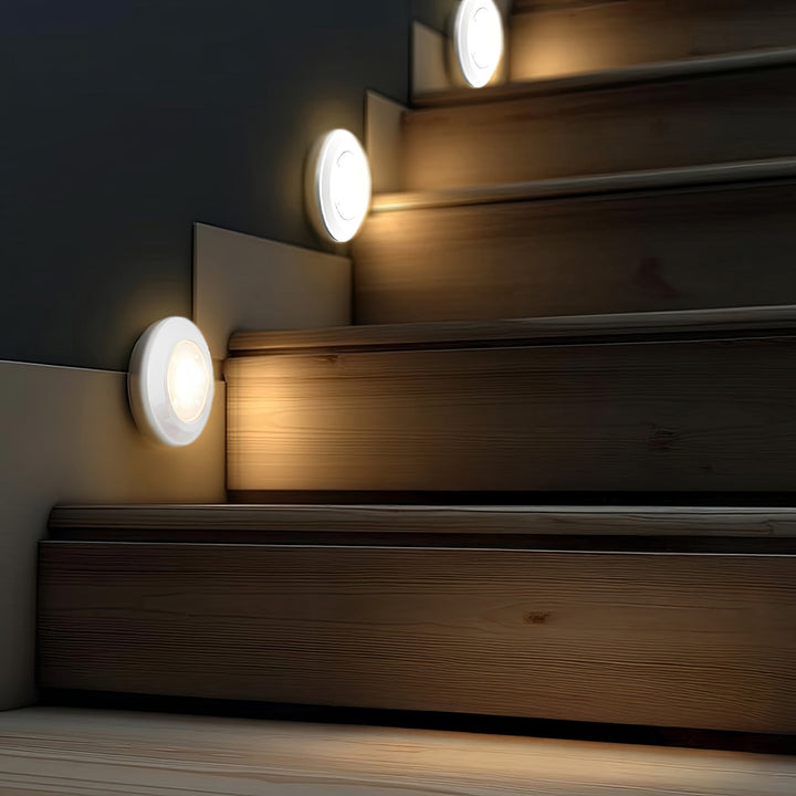 Conjunto de 6 luzes LED com controle remoto 4 modos de iluminação Maclean Energy MCE165
