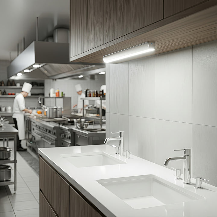 Lâmpada fluorescente de cozinha para armário de cozinha 9 LED SWD com detector de movimento PIR de 120 graus rotação de 360 ​​° Maclean MCE166