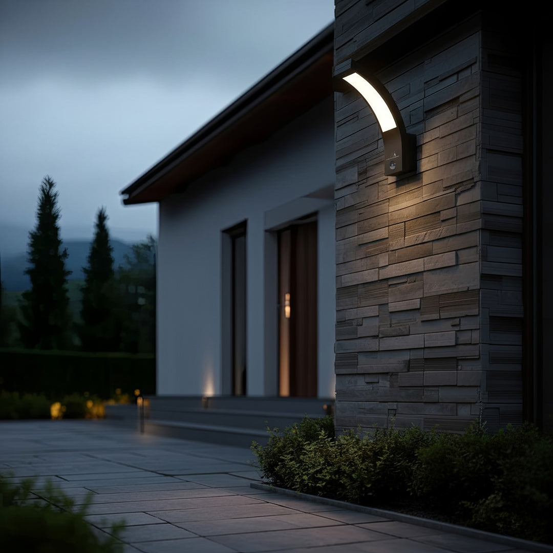 Lâmpada LED com sensor de movimento infravermelho MCE244 750lm 10W IP54 Maclean Energy
