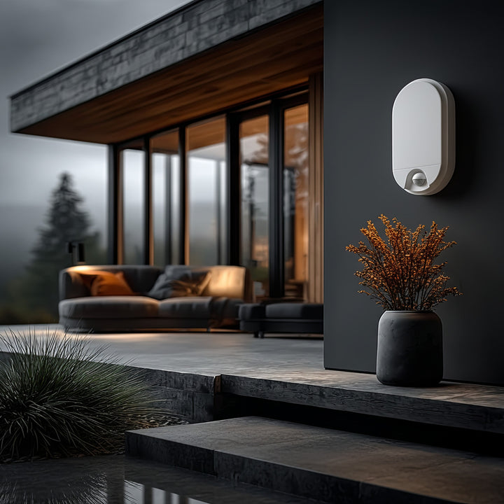 Lâmpada LED com sensor de movimento infravermelho 1100lm 15W IP54 branco, branco natural (4000K) MCE340 W Maclean Energy