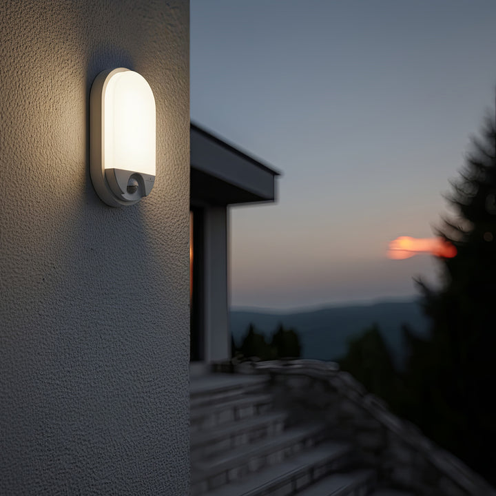 Lâmpada LED com sensor de movimento infravermelho 1100lm 15W IP54 branco, branco natural (4000K) MCE340 W Maclean Energy