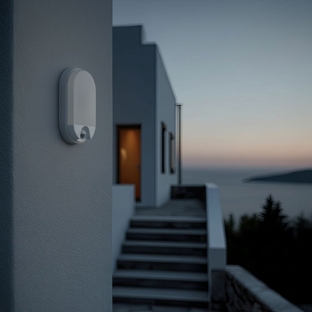 Lâmpada LED com sensor de movimento infravermelho 1100lm 15W IP54 branco, branco natural (4000K) MCE340 W Maclean Energy