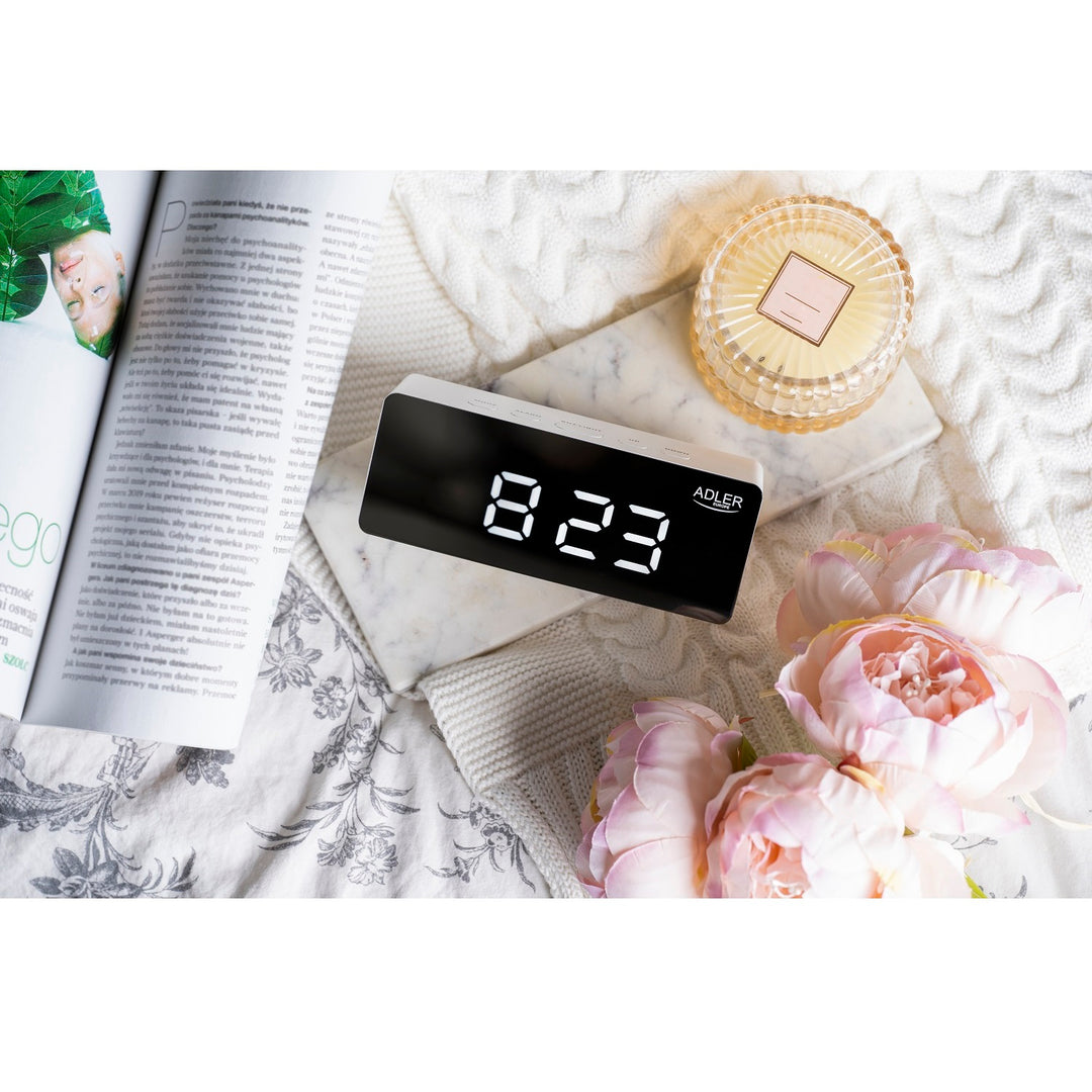 Despertador con pantalla LED y termómetro Adler AD 1189 W