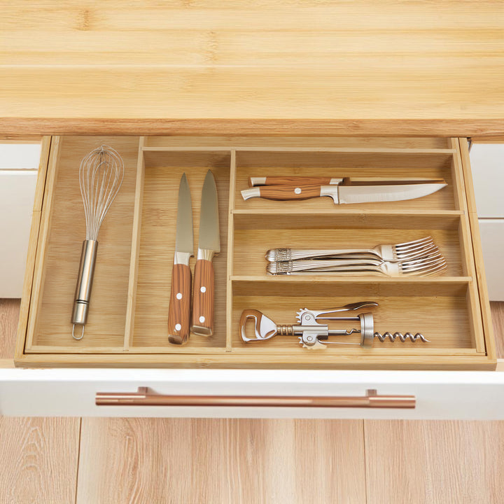 GreenBlue GB379 Organizador de talheres em bambu, tabuleiro extensível, 7 compartimentos básicos e 2 compartimentos amovíveis para utensílios de cozinha, organização de gavetas para talheres, dimensões: 32,5-50 x 43 x 4,5 cm
