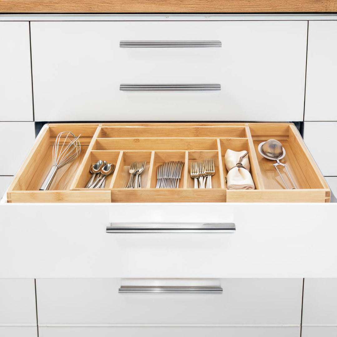 GreenBlue GB379 Juego de 2 Organizadores de Bambú para Cubiertos, Bandeja Extensible, 7 Compartimientos Básicos y 2 Extraibles para Utansilios de Cocina, Organización de Cajón de Cubertería, Dim.: 32,5-50x43x45cm, 2 unidades