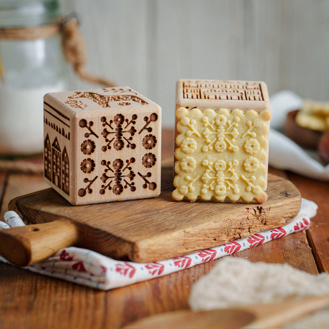 Caixa para bolachas Goody Woody gravada, 6 cm, madeira de faia, 6 desenhos, estilo escandinavo