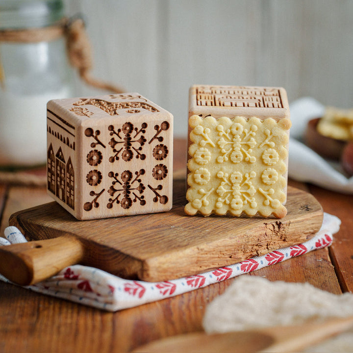 Caixa para bolachas Goody Woody gravada, 6 cm, madeira de faia, 6 desenhos, estilo escandinavo