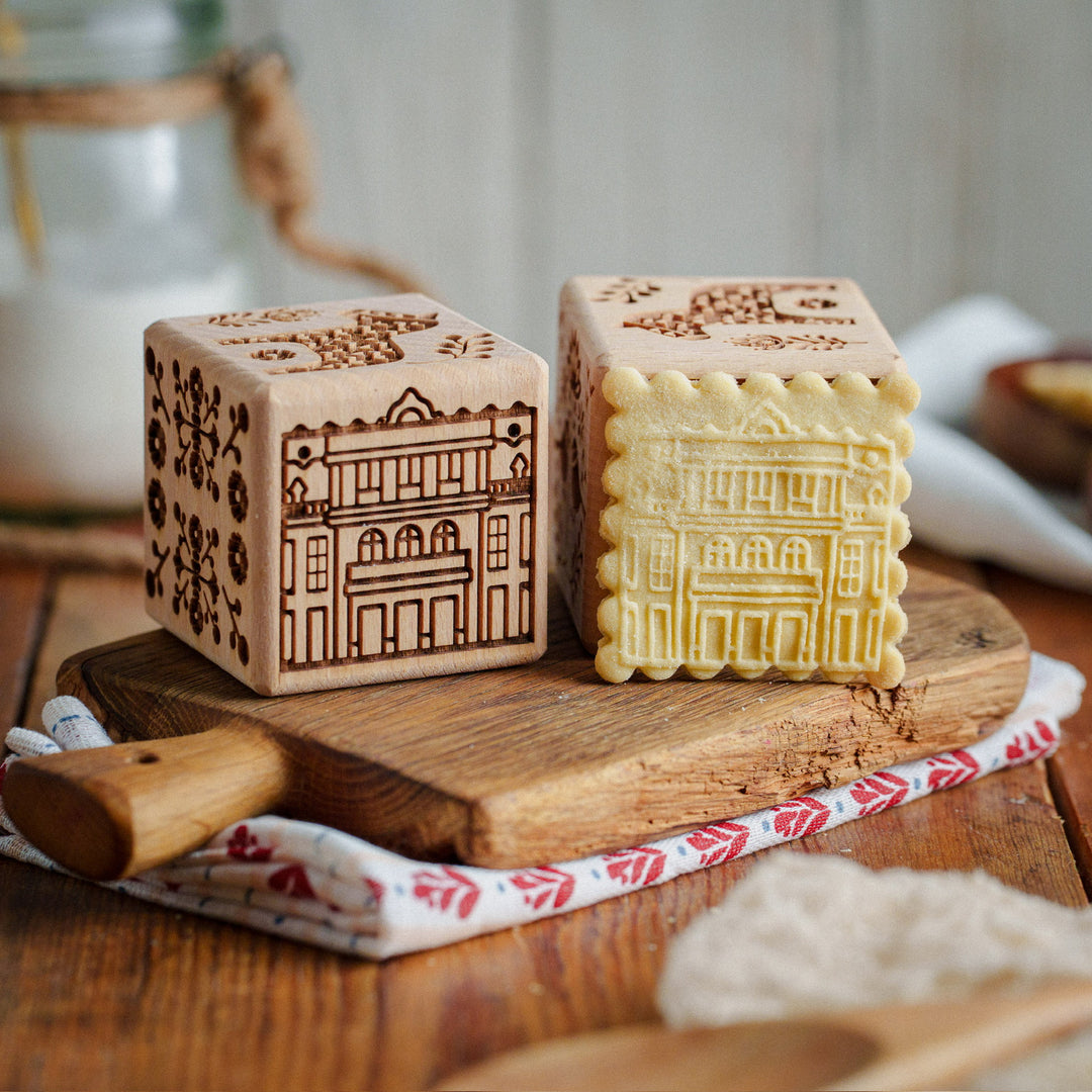 Caixa para bolachas Goody Woody gravada, 6 cm, madeira de faia, 6 desenhos, estilo escandinavo