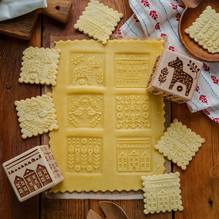 Caixa para bolachas Goody Woody gravada, 6 cm, madeira de faia, 6 desenhos, estilo escandinavo