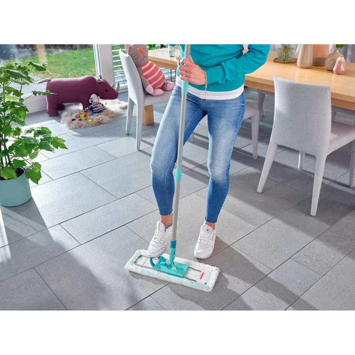 Set Profi de Leifheit, fregona y cubo con ruedas, escurrido con el pie, fácil de vaciar, capacidad de 8 l, recambio Micro duo, 55096