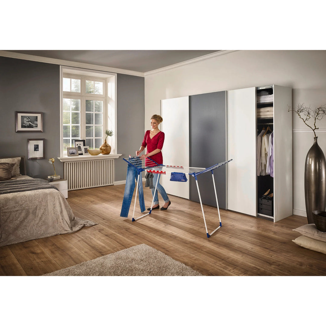 Secador Pegasus 180 Solid Plus Leifheit, longitud de los cables 18 m, patas paralelas estables, resistente a las condiciones atmosféricas, 2 ganchos para ropa, 81510