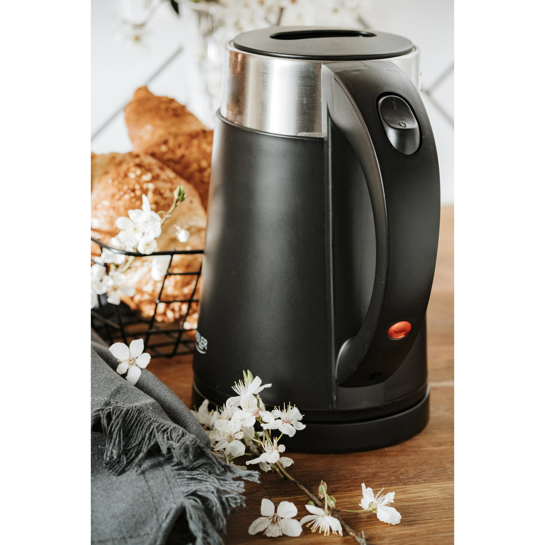 Hervidor eléctrico Adler, de metal, 0,6 l, silencioso, potencia de 800 W, negro. AD 1372