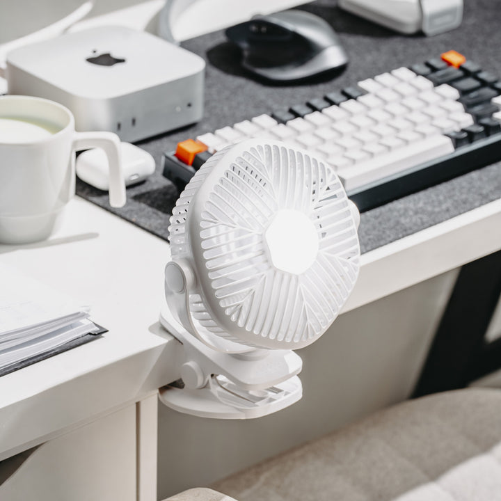 Ventilador a batería de 5"/12,7 cm con clip - USB / LED, AD 7335, Adler