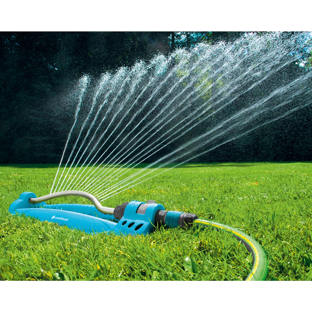 O pulverizador de superfície total Cellfast Turbo é muito conveniente no jardim