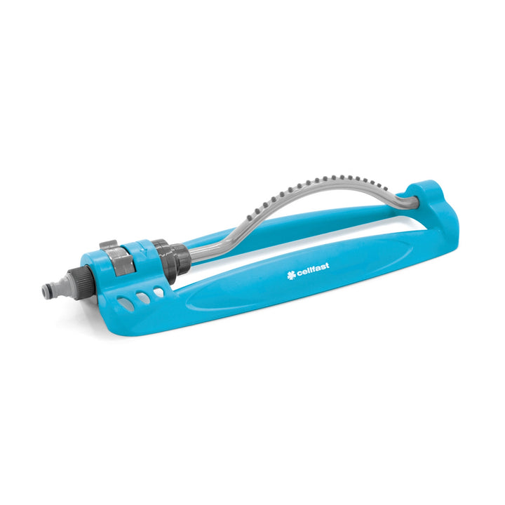 O pulverizador de superfície total Cellfast Turbo é muito conveniente no jardim