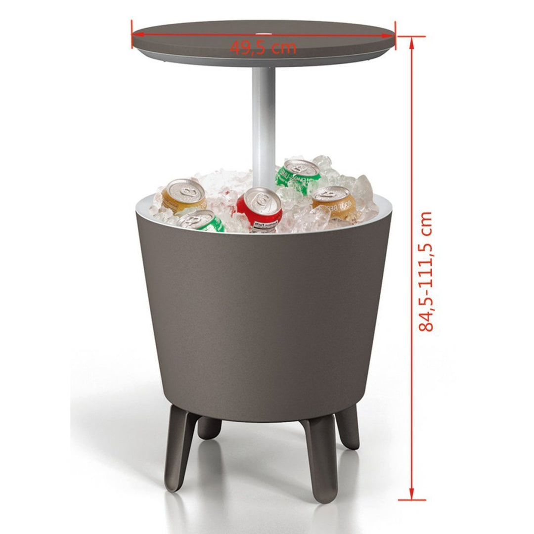 A mesa do bar do jardim: mesa de coquetéis e uma confortável geladeira Curver Outdoor