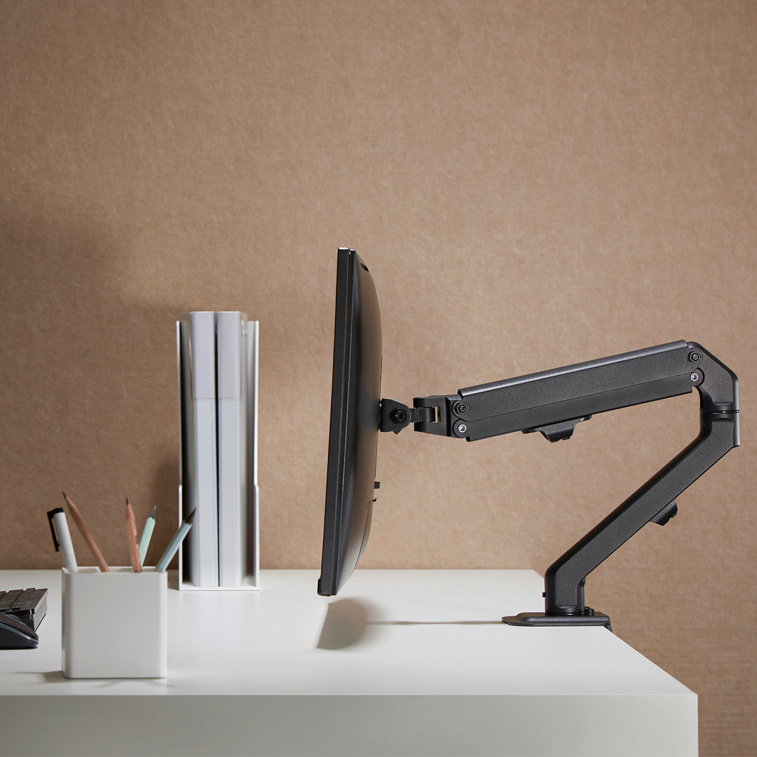 Braço para monitor Maclean de 1 baía com mola a gás, 17"-27", suporte de mesa giratório e inclinado, VESA 75x75, 100x100, até 7 kg