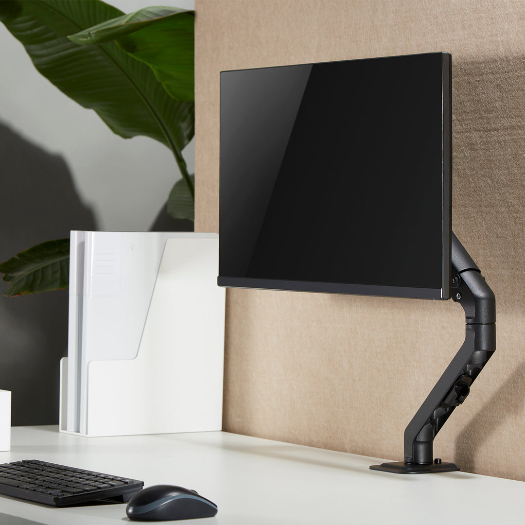 Braço para monitor Maclean de 1 baía com mola a gás, 17"-27", suporte de mesa giratório e inclinado, VESA 75x75, 100x100, até 7 kg