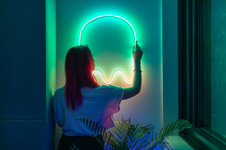 Allocacoc TWFL200STW-WEU Tubo de luz LED RGB flexível Alexa Google Wi-Fi Bluetooth Twinkly Music 2m