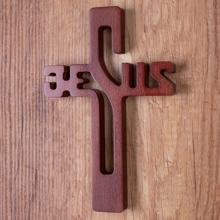 Cruz em madeira com inscrição JESUS, castanho, 30x20x1,8cm