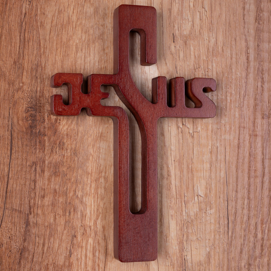 Cruz em madeira com inscrição JESUS, castanho, 30x20x1,8cm