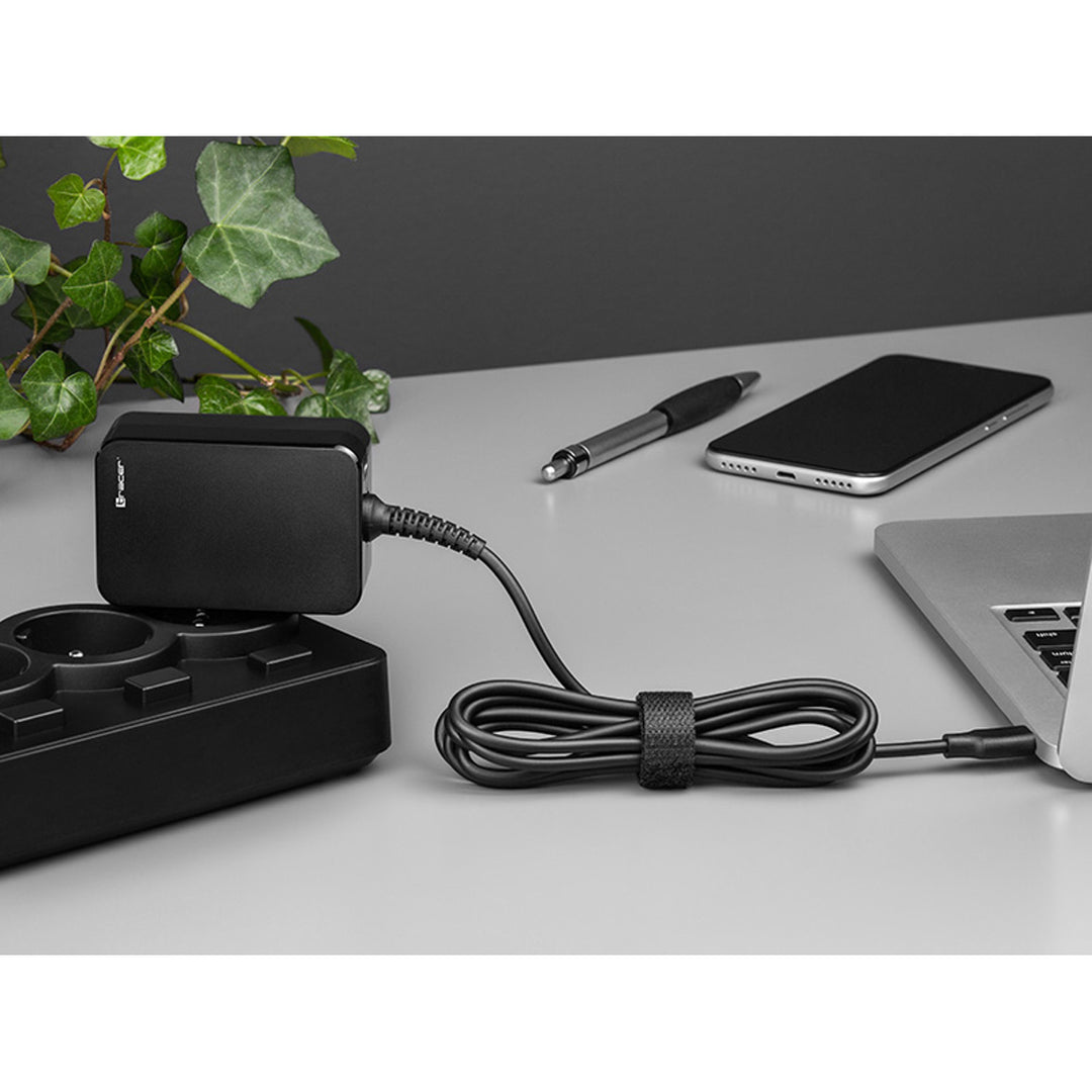 Adaptador USB-C TRACER Prime 65 W para portátil TRAAKN47201